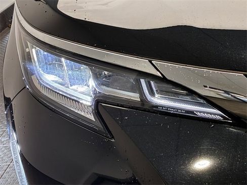 Used 2021 Toyota Sienna XLE image 6