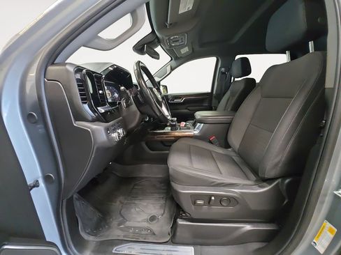 Used 2025 GMC Sierra 1500 Elevation w/ Preferred Package AWD/4WD image 11