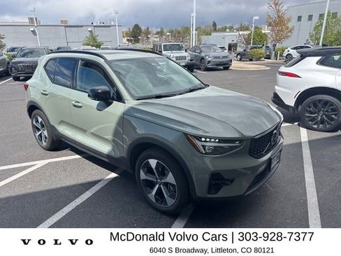 Used 2025 Volvo XC40 B5 Plus w/ Protection Package Premier AWD/4WD image 4