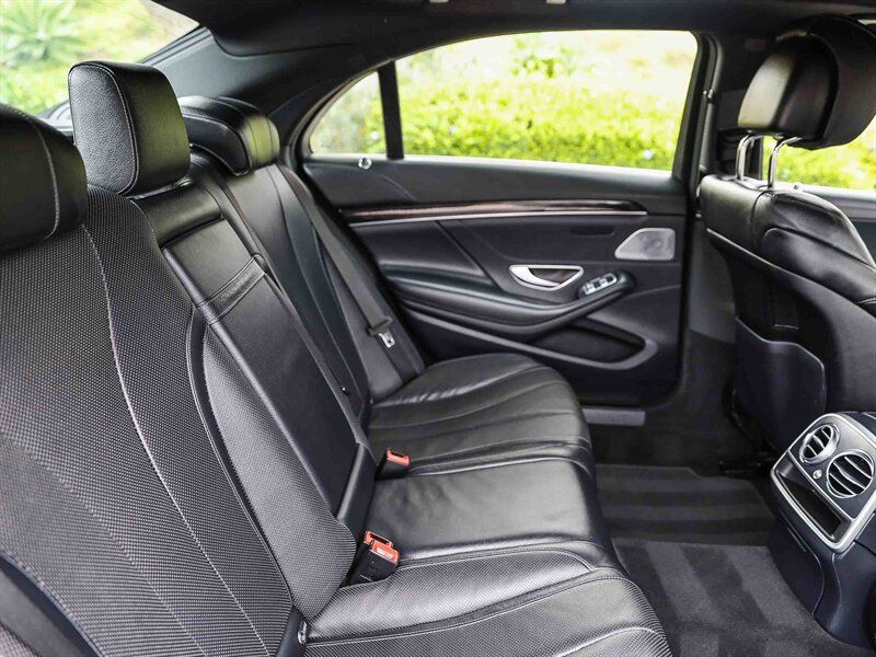 Used 2016 Mercedes-Benz S 550 Sedan image 25