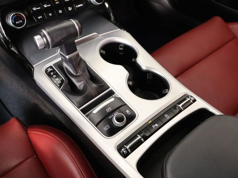 Used 2020 Kia Stinger GT1 RWD image 8