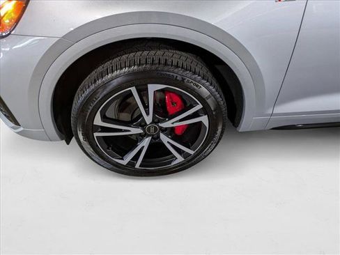 Certified 2025 Audi Q5 2.0T Premium Plus image 24