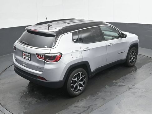 Used 2025 Jeep Compass Limited AWD/4WD image 32