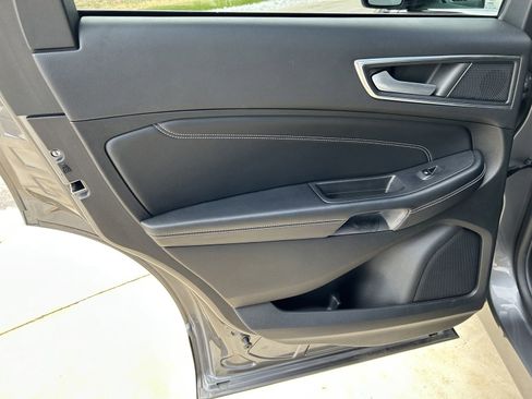 Used 2023 Ford Edge Titanium image 12