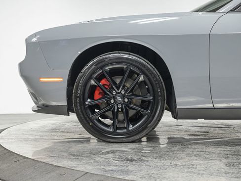 Used 2022 Dodge Challenger SXT w/ Plus Package image 3