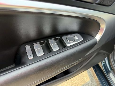 Certified 2025 Genesis G70 2.5T AWD/4WD image 18