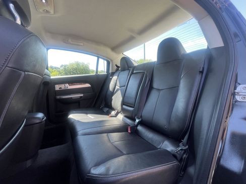 Used 2010 Chrysler Sebring Limited FWD image 14