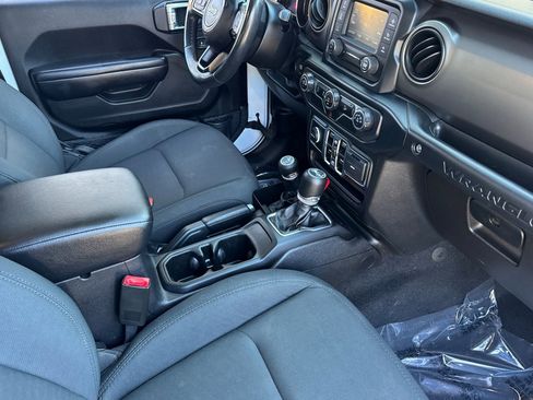 Used 2019 Jeep Wrangler Unlimited Sport S image 32