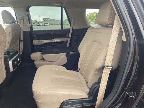 Used 2024 Ford Expedition Limited AWD/4WD image 14