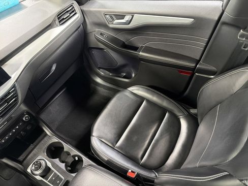 Used 2024 Ford Escape Platinum image 11