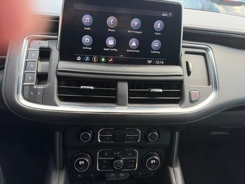 Used 2021 Chevrolet Tahoe Z71 w/ Luxury Package AWD/4WD image 11