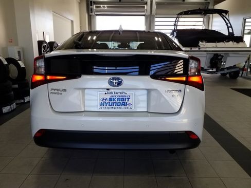 Used 2021 Toyota Prius XLE image 20