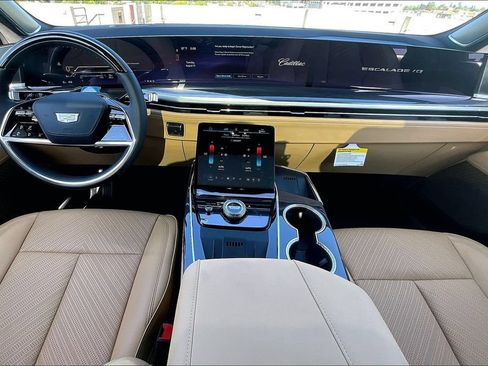 New 2026 Cadillac Escalade IQ Luxury 2 AWD/4WD image 7