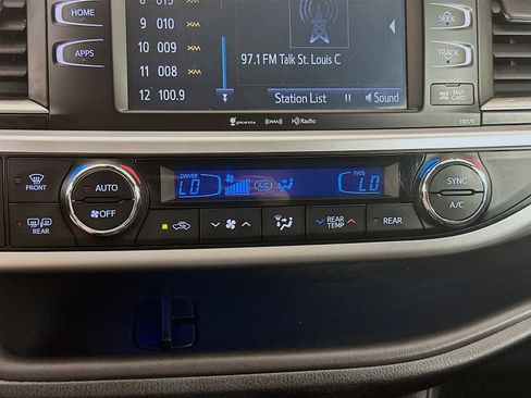 Used 2018 Toyota Highlander SE AWD/4WD image 15