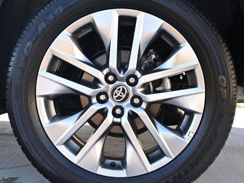 Used 2024 Toyota RAV4 Limited image 50