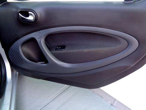 Used 2016 smart fortwo passion image 17