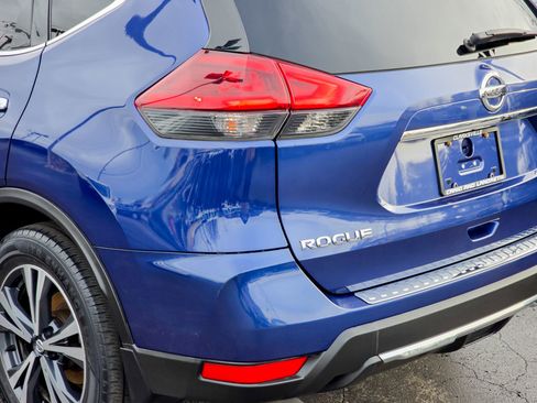 Used 2018 Nissan Rogue SL w/ Premium Package image 19
