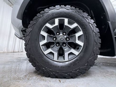 Certified 2023 Toyota Tacoma TRD Off-Road image 12