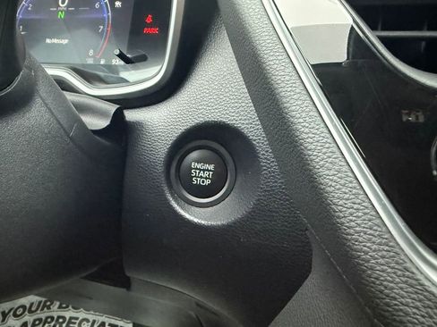 Used 2024 Toyota Corolla Cross XLE image 22