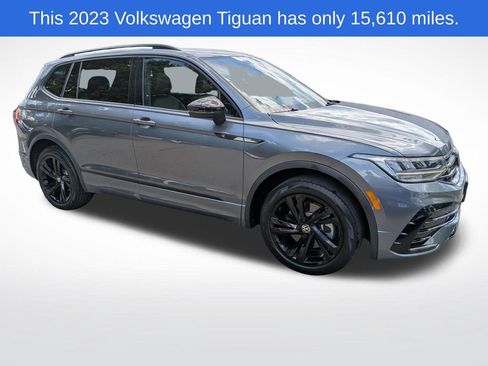 Used 2023 Volkswagen Tiguan SE R-Line FWD image 1