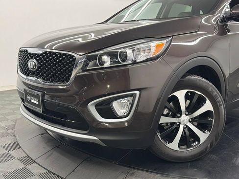 Used 2017 Kia Sorento EX w/ EX V6 Premium Package FWD image 4