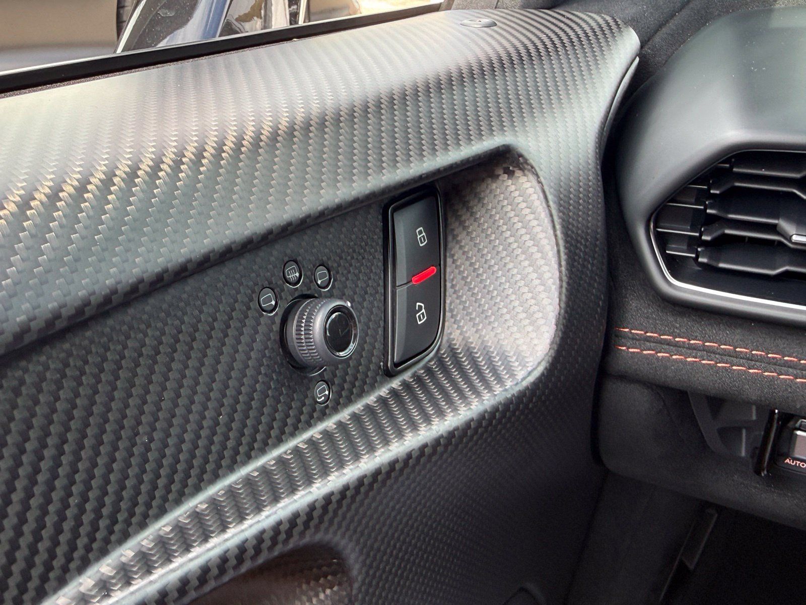 Used 2023 Lamborghini Huracan STO RWD image 46