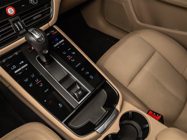 Used 2026 Porsche Macan AWD/4WD image 24