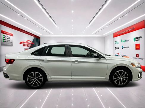 Used 2024 Volkswagen Jetta Sport FWD image 8