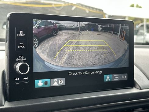 Used 2025 Honda Pilot TrailSport image 23