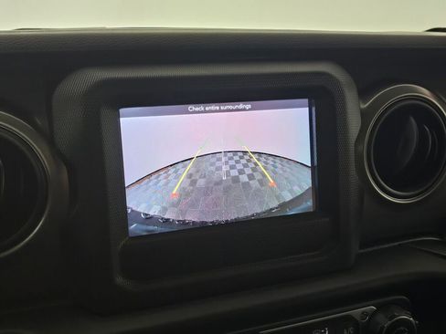 Used 2023 Jeep Wrangler Unlimited AWD/4WD image 29