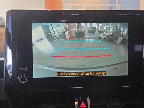 Used 2024 Toyota Corolla Cross SE image 17