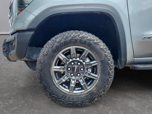 Used 2024 GMC Sierra 1500 AT4X AWD/4WD image 9