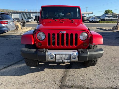 Used 2012 Jeep Wrangler Unlimited Sahara w/ Connectivity Group AWD/4WD image 2