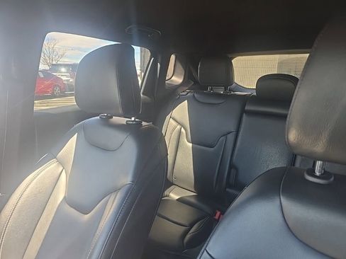 Used 2025 Jeep Compass Limited image 6