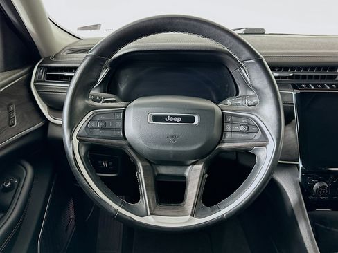 Used 2021 Jeep Grand Cherokee L Limited w/ Luxury Tech Group II image 18