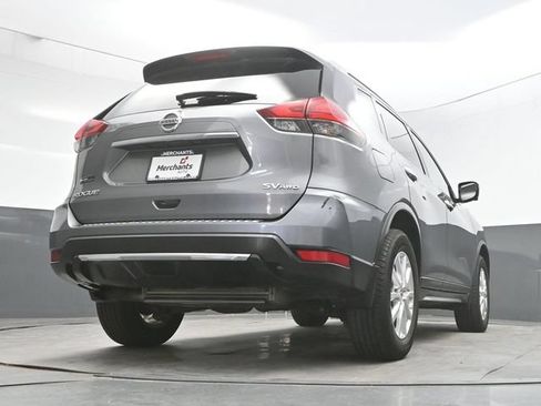 Used 2017 Nissan Rogue SV w/ SV Premium Package AWD/4WD image 39