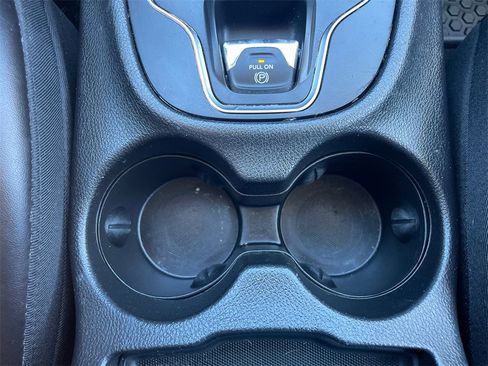 Used 2019 Jeep Cherokee Latitude Plus w/ Cold Weather Group image 14