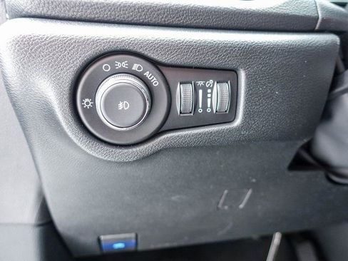 New 2026 Chrysler Pacifica Select w/ S Appearance Package image 18