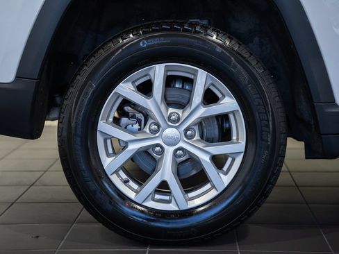Certified 2023 Jeep Grand Cherokee Limited AWD/4WD image 19