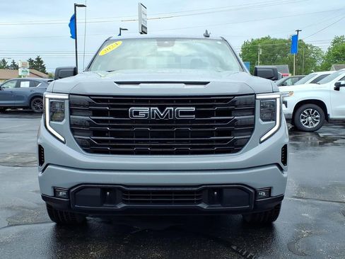 Used 2024 GMC Sierra 1500 Elevation AWD/4WD image 2