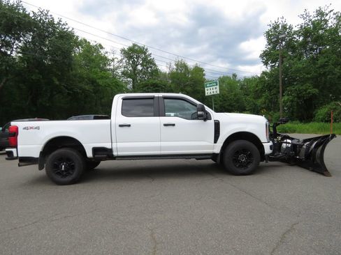 Used 2023 Ford F250 XL w/ STX Appearance Package AWD/4WD image 4
