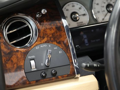 Used 2011 Rolls-Royce Ghost RWD image 22