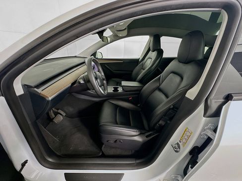 Used 2024 Tesla Model Y Long Range image 13