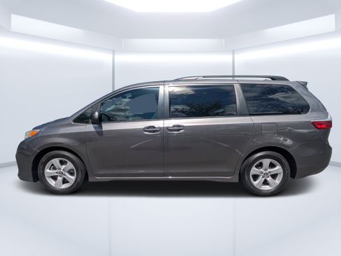 Used 2020 Toyota Sienna LE FWD image 6