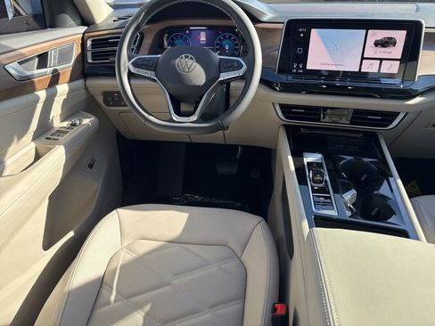 New 2026 Volkswagen Atlas SE FWD image 16