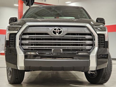 Used 2025 Toyota Tundra Limited AWD/4WD image 9