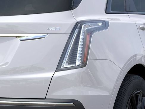 New 2026 Cadillac XT5 Sportv w/ LPO, Red Accent Package AWD/4WD image 11