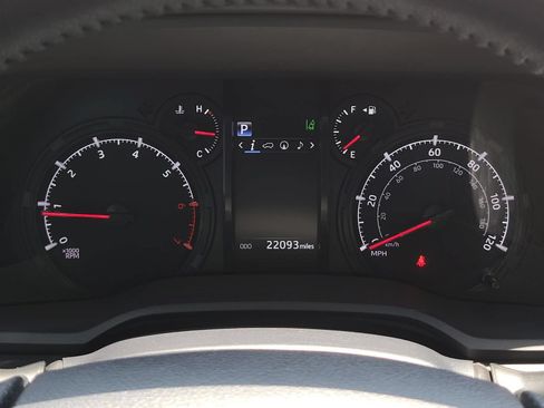 Used 2024 Toyota 4Runner SR5 Premium w/ Moonroof Package RWD image 36