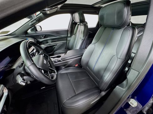 Used 2024 Cadillac Lyriq Luxury AWD/4WD image 16