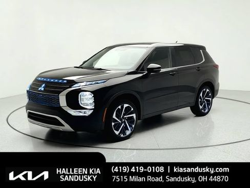 Used 2024 Mitsubishi Outlander SE AWD/4WD image 1